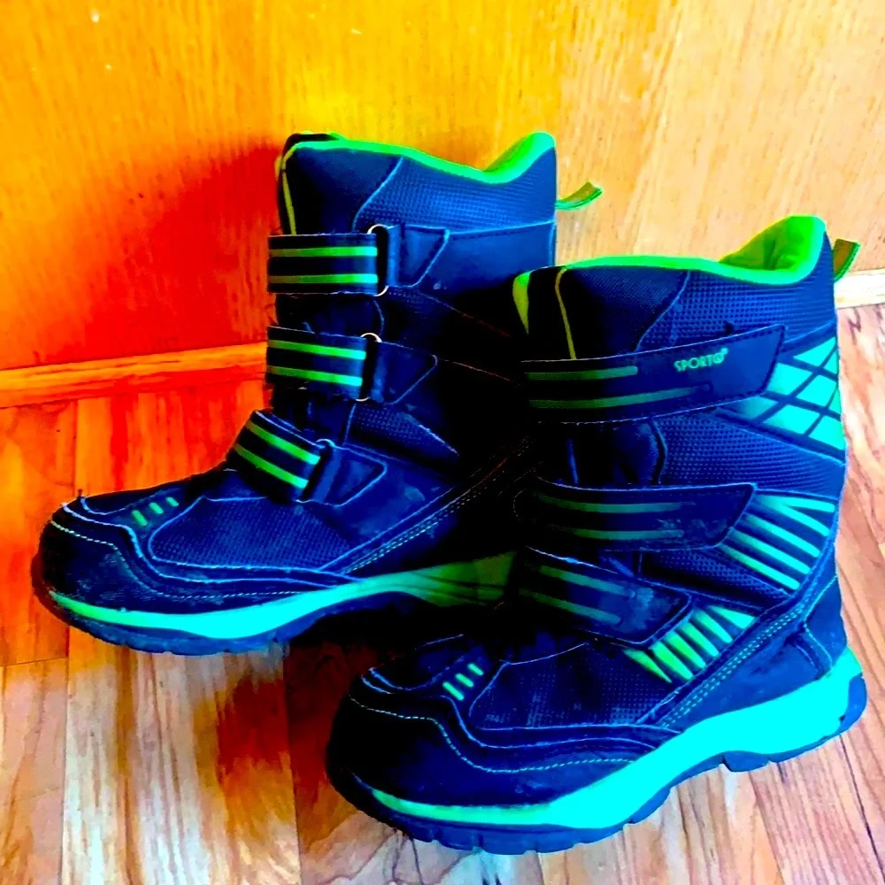 Sporto vegan kids waterproof boys girls snow boots size 2 - 3 black green VGUC
